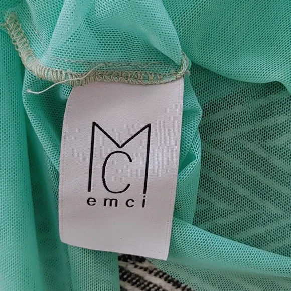 Designer Ruffled Crop - Picture 7 of 9